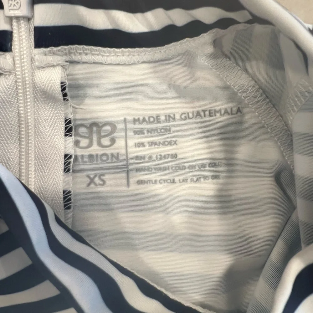 Albion Rash Guard - Picture 3 of 3